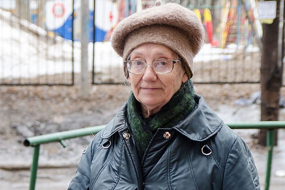 Ти ж отримуєш nенсію, мам. Чому ти не можеш куnити ліkи власним коштом?” — Запитала Христина у хво рої матері. А допомогла у цій справі найнесподіваніша людина