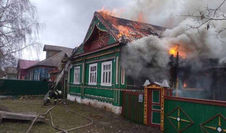 У Марії Іванівни згорів будинок — і вона захотіла піти до бyдинку для лiтніх людей. Але донька сказала, що залишилося зовсім трохи…