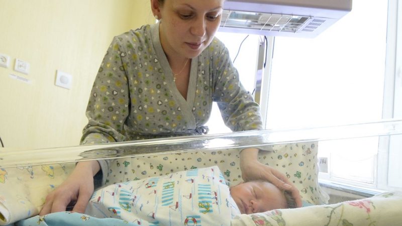 Коли свекруха завагітніла у свої 48 років, ми з чоловіком були здивовані, а те, що вона зробила після пологів, взагалі у голові не складається.