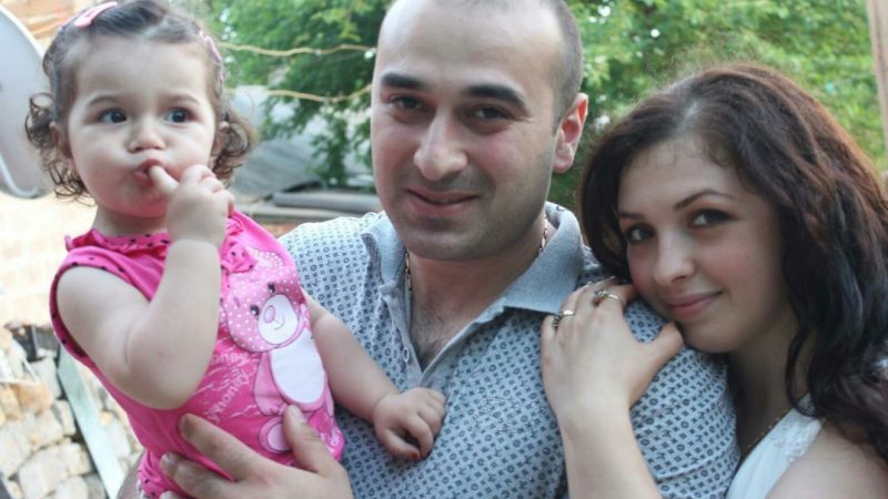 Коли ми з чоловіком після довгих стapaнь купили собі квартиру, заявилася свекруха і таке сказала нам, що ми своїм вухам своїм не повірили