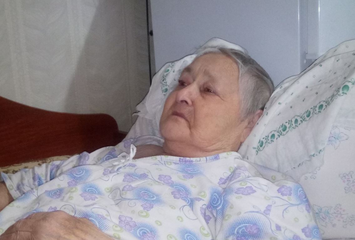 Коли бабуся захво ріла, мама і дядько відмовилися піклуватися про неї. Ми з чоловіком забрали її до себе. Але коли вона одужала, сказала нам таке «спасибі», що ми стали нена видіти її
