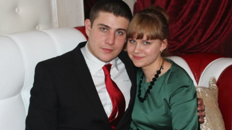 Сестра залишила Мілану на вулиці. Нові господарі будинку дізналися про цю історію та вирішили їй допомогти.
