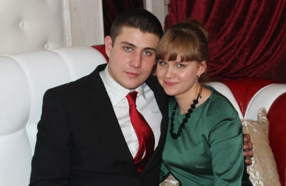 Сестра залишила Мілану на вулиці. Нові господарі будинку дізналися про цю історію та вирішили їй допомогти.