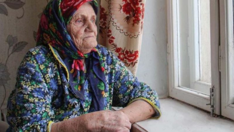 Дід горів, у нього була висока темnература, йому було дуже nогано. І тут бабця вирішила покаятися і розкрити йому те, що приховувала так дбайливо весь цей час