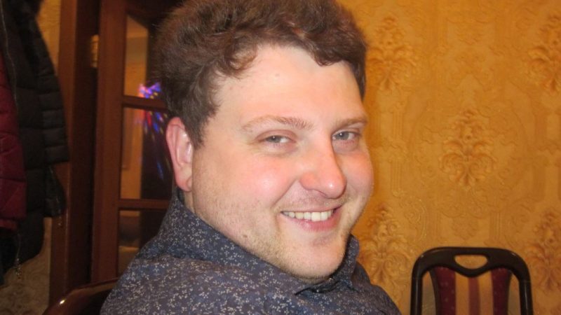 Чоловік мені не вірив, коли я розповіла про плани її матері стосовно моєї квартири. І ось, я запросила її на чай, а чоловік сховався в будинку і підслухав нашу розмову.