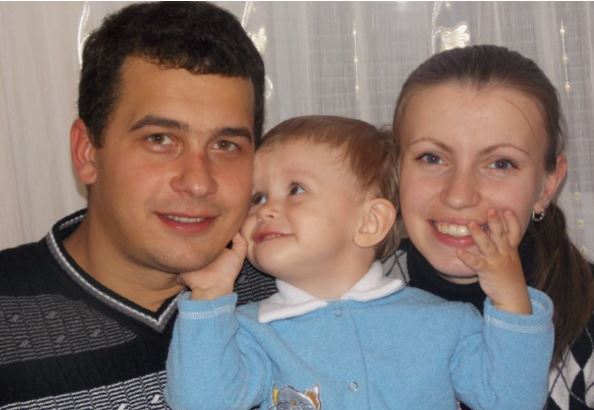 Коли наречений поставив мене перед вибором: він, або мій син, я обрала його, але тоді я ще не знала який «сюрприз» чекає мене в аеропорту