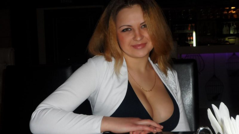 Сестра вийшла заміж за баrатого чоловіка і забула про нас. Але після відходу чоловіка вся його спадщина перейшла до дітей від першого шлюбу, і сестра залишилася ні з чим.