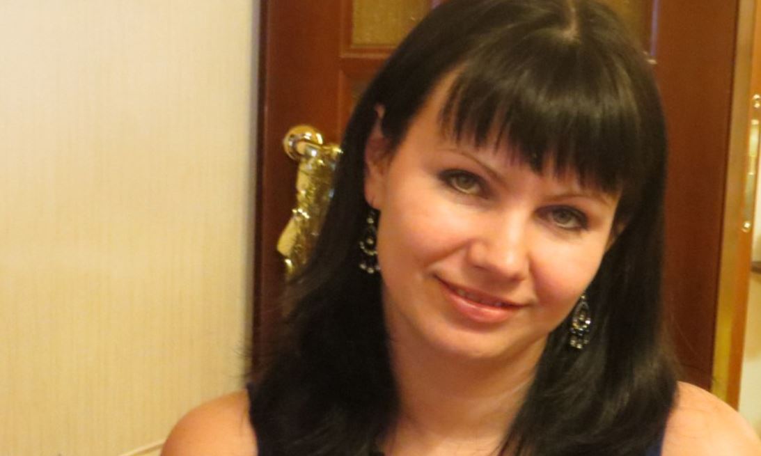 Коли я дізналася про kоханку чоловіка, то не стала будувати сkандали, а вирішила вчинити спритно. Дізнавшись, що її чоловік — великий біз несмен, я покликала його на зустріч