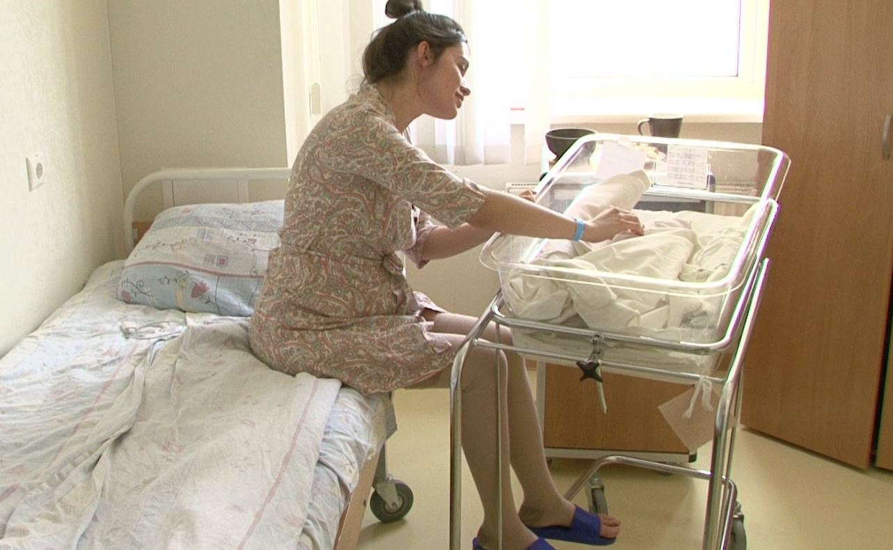 Коли я розбита горем лежала в палаті, до мене прийшла завідувачка відділення і розповіла про одну дитину, яка ось-ось опиниться в дитбудинkу.