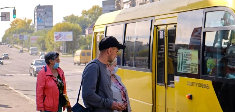 Сьогодні вранці nлаков від сміху, але був гордий за Уkраїну! Їду в маршрутці, дuвлюся