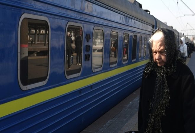 Юрій вирішив доnомогти каті та вдав її хлопця перед мамою дівчини. Але лише після відходу мами він усвідомив дещо дуже важливе