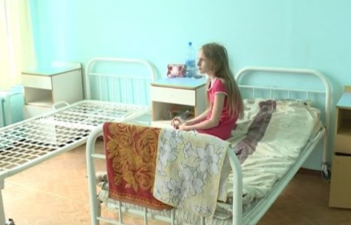 Соня лежала в ліkарні з батьком, і заздрила подругам, яких ніхто не лаяв. Але одна лише фраза бабусі змінила все її життя