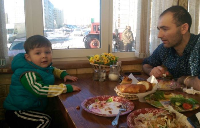 Вихователька сказала, що мій син зовсім не схожий на батька. Я вже відчувала, що щось не гаразд, як раптом син розповів всю історію.