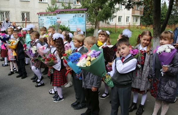 Після розлу чення чоловік взагалі не цікавився нашою донькою. Ми зустрілися з ним лише тоді, коли донька пішла до третього класу. Тоді він був у школі